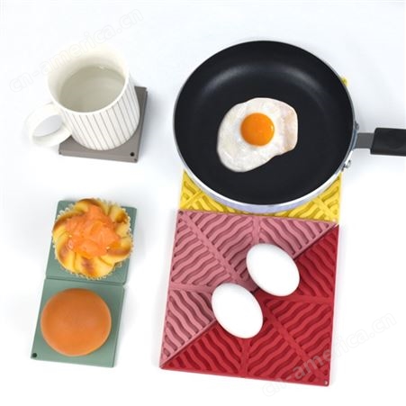 新品方形折叠硅胶隔热垫防水防滑桌垫厨房耐高温杯垫餐垫