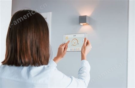 照明控制系统 通过智能感应可获取足够的信息 让灯具实现自我管理