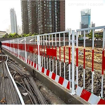 基坑护栏 建筑工地临边防护 静电喷涂 低碳钢管竖杆型 网片型